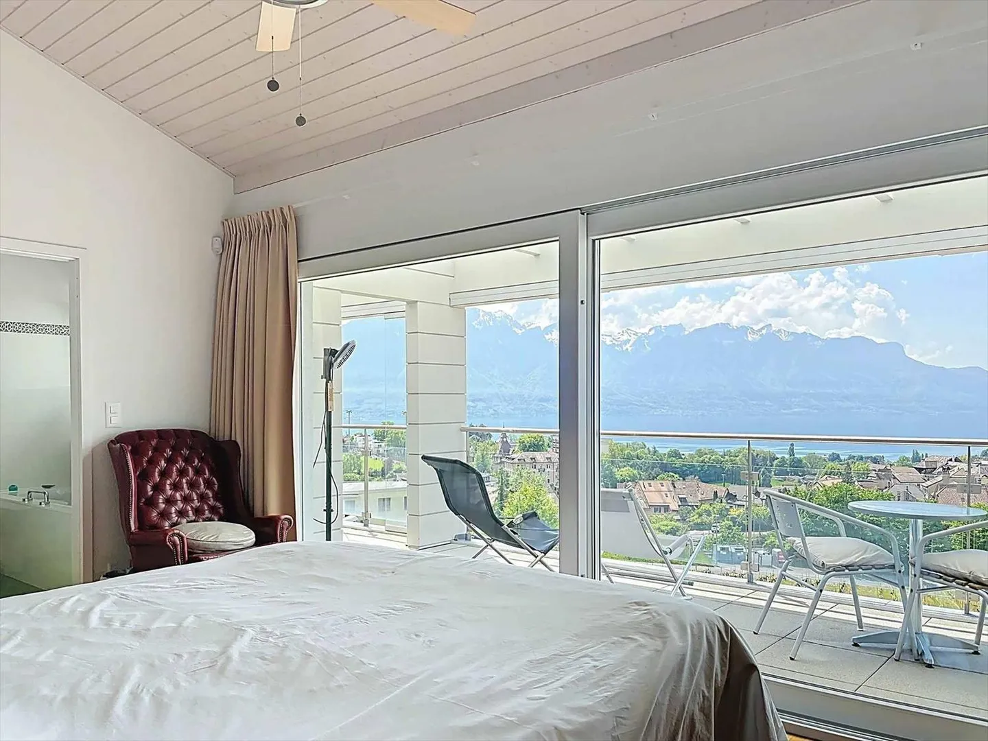 Villa familiare spaziosa con vista mozzafiato sul lago e sulle Alpi - Foto 7 di 10