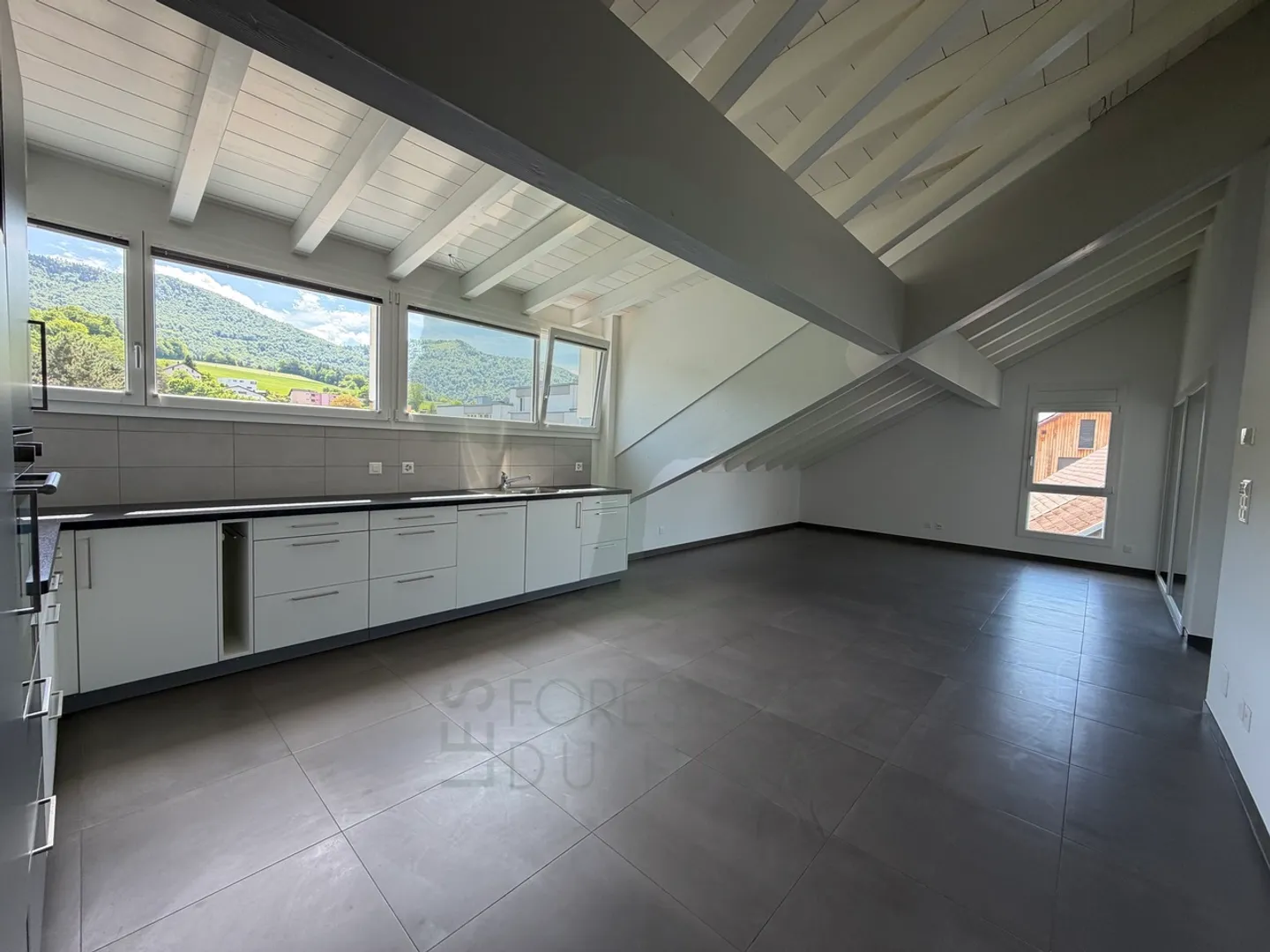 Wunderschöne 4.5 Zimmer Minergie Wohnung mit Terrasse - Foto 1 von 24
