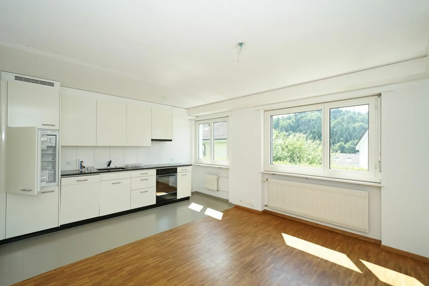 Modern, city-close 2-room apartment in a quiet location with outdoor seating - Photo 1 of 6