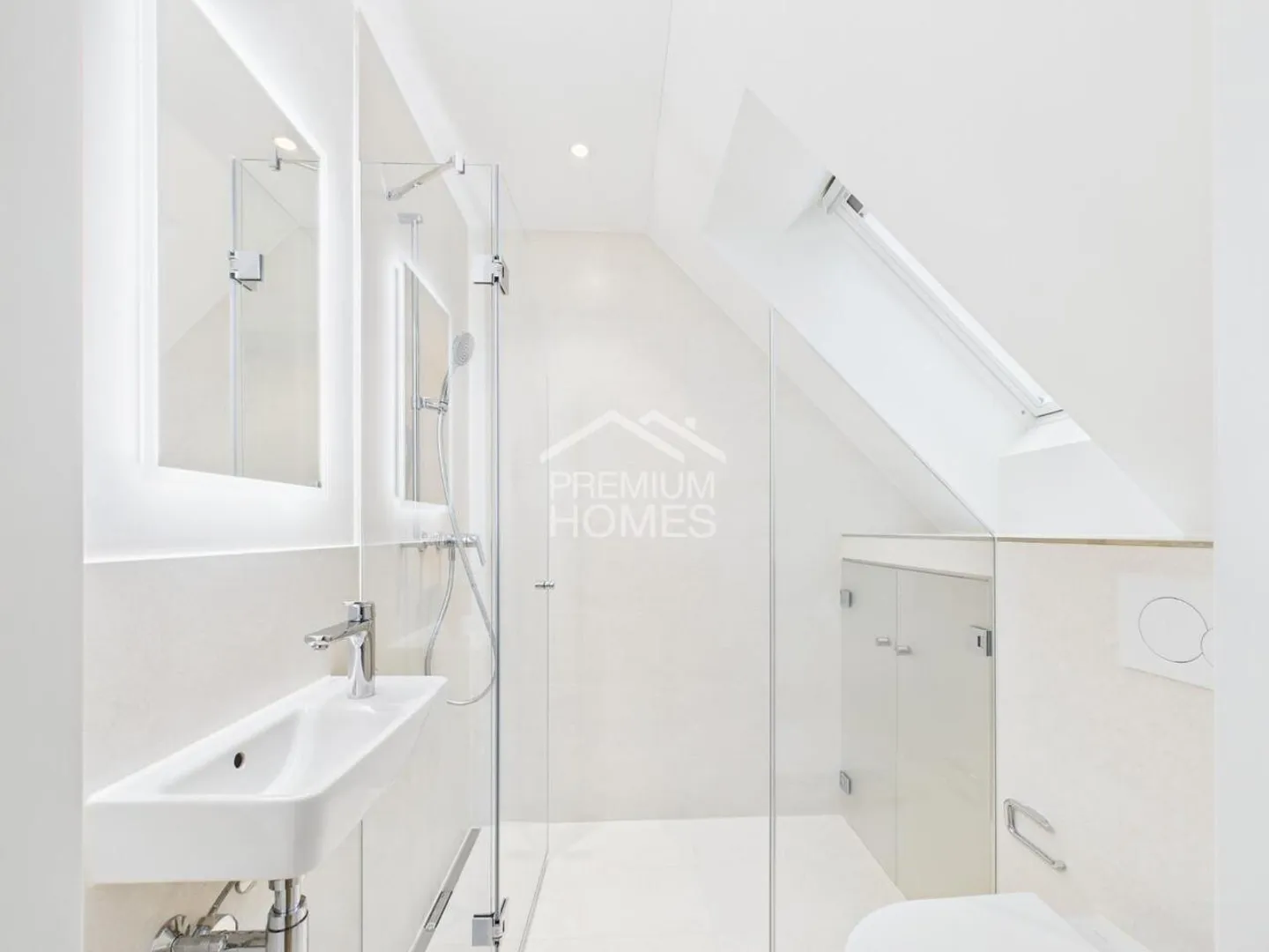 Your private attic oasis - light, space, and joy of living - Photo 7 of 10