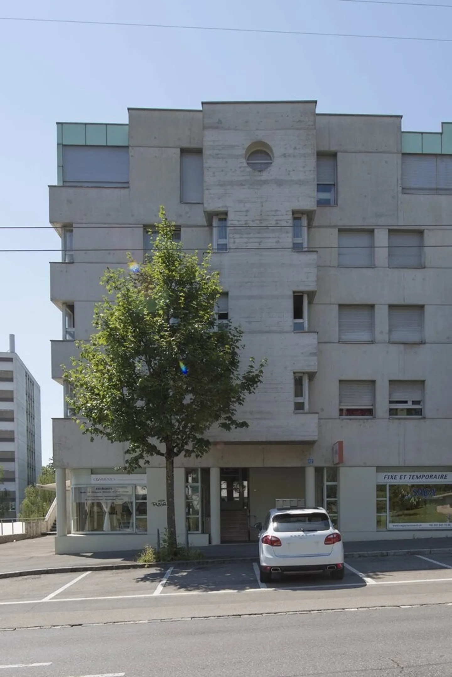 Parking space in collective garage - Photo 1 of 1