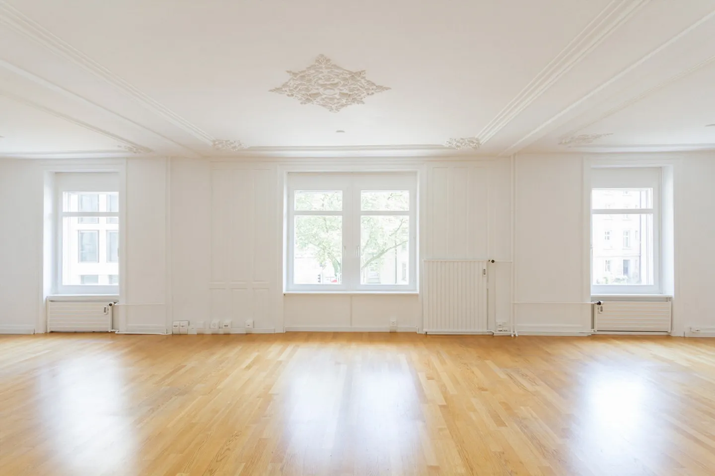Office in prime location at St. Gallen train station - Photo 1 of 14