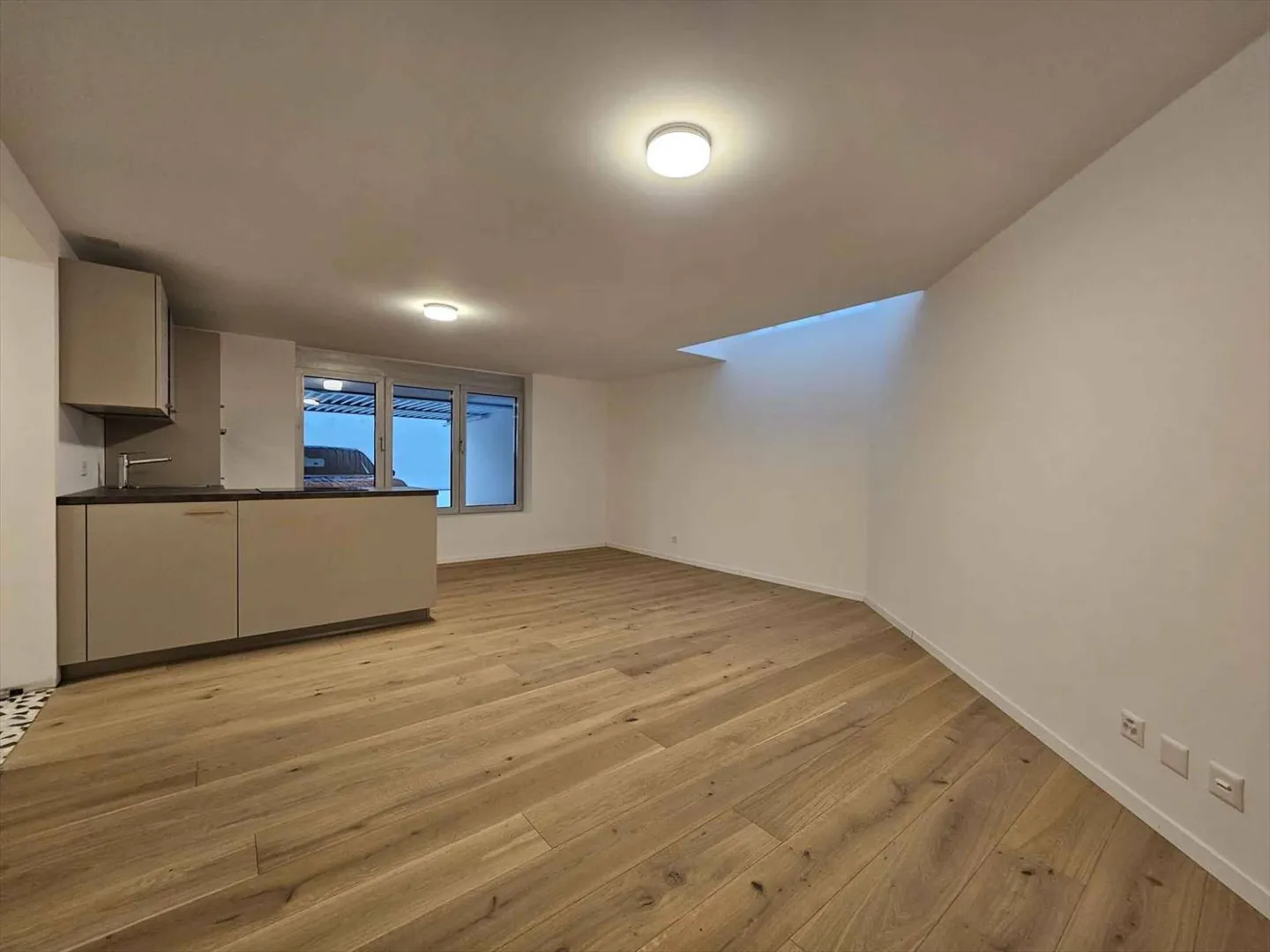 New studio apartment in a new building - Photo 2 of 7