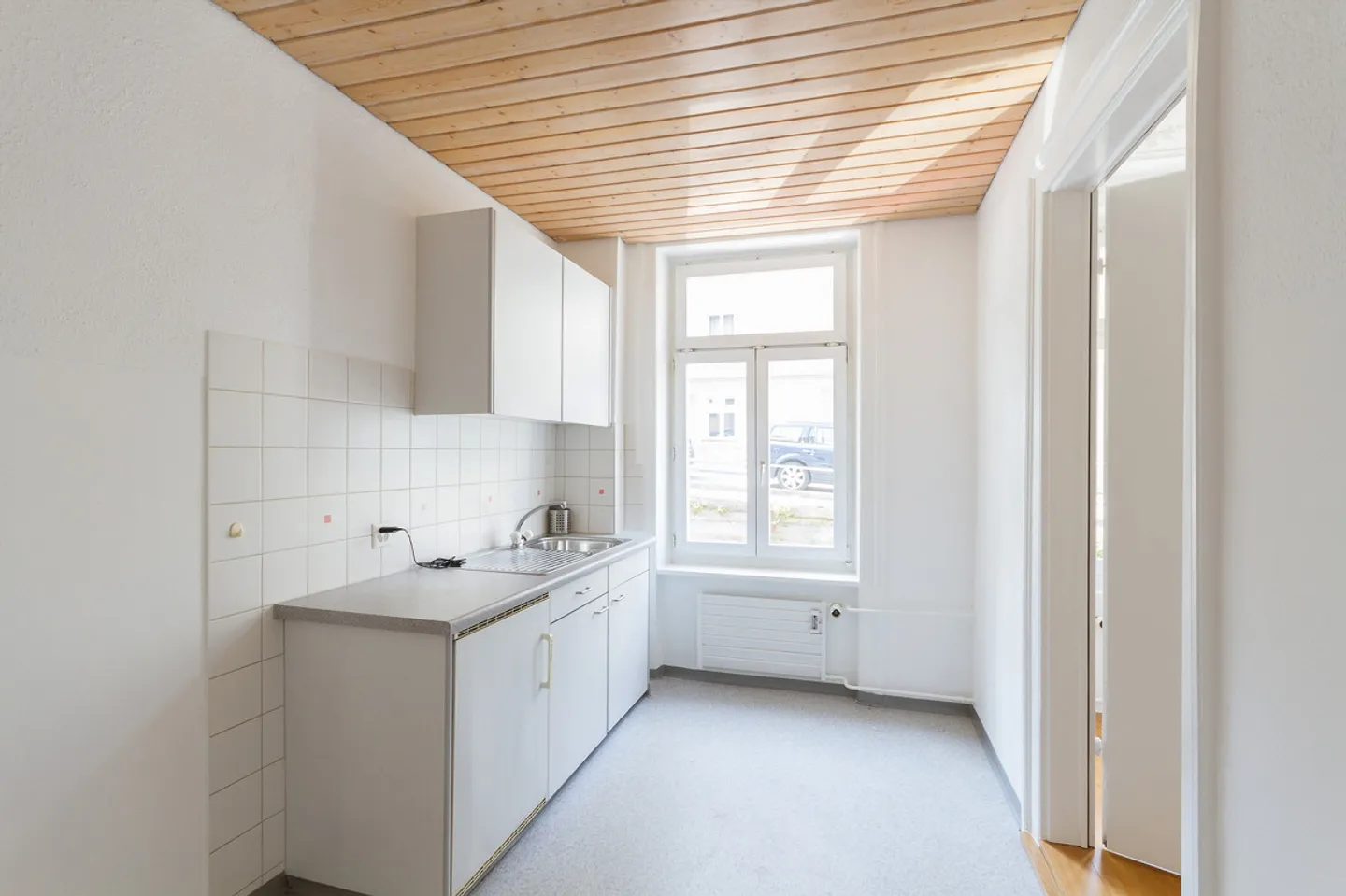 Office in prime location at St. Gallen train station - Photo 9 of 14