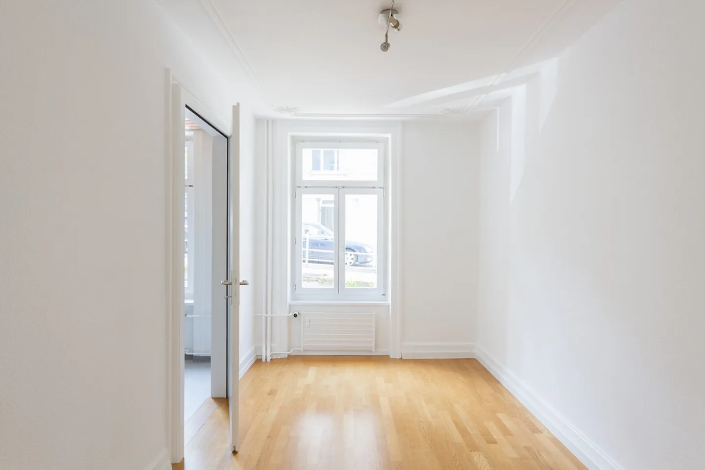 Office in prime location at St. Gallen train station - Photo 7 of 14