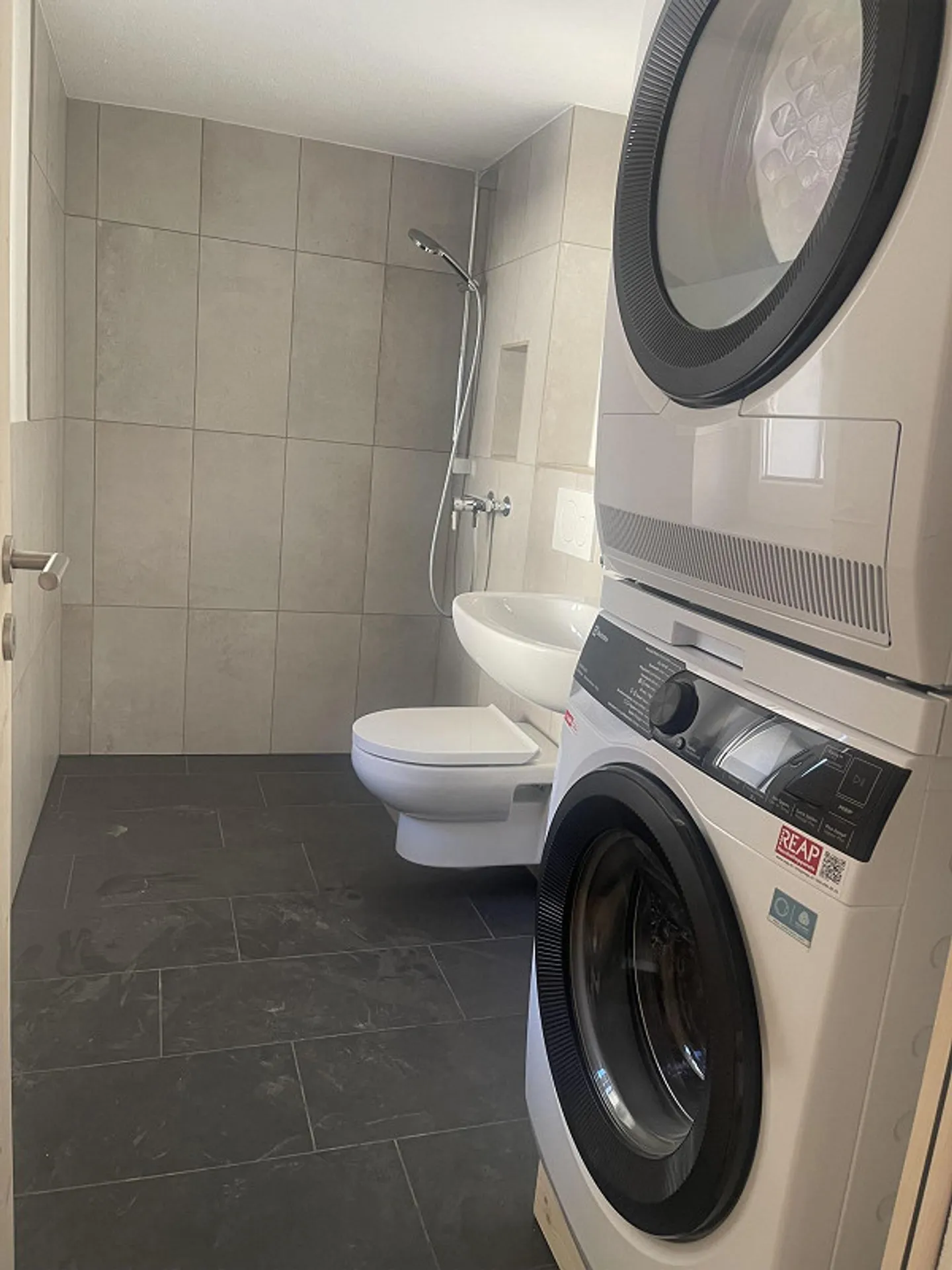 Condominio in un edificio storico recentemente ristrutturato, pronto per essere abitato - Foto 6 di 7