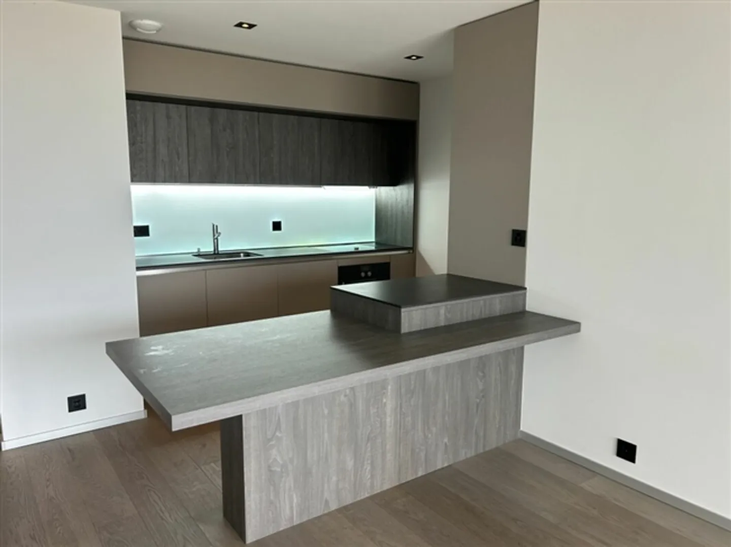 2.5-Room Penthouse in La Conversion - Photo 3 of 6