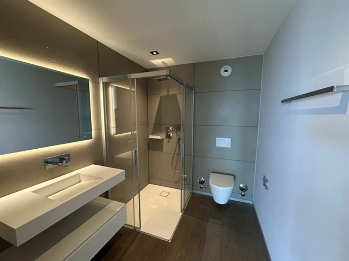 2.5-Room Penthouse in La Conversion - Photo 5 of 6