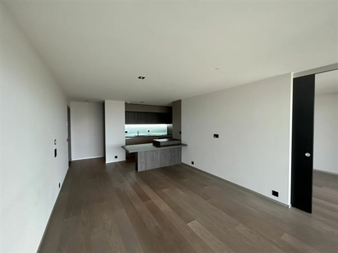 2.5-Room Penthouse in La Conversion - Photo 4 of 6