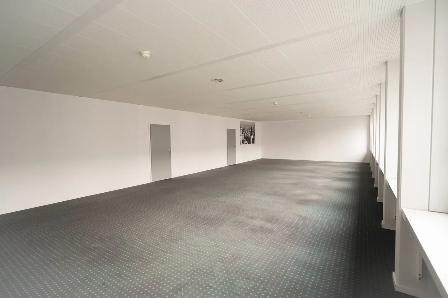 Attractive and flexible office spaces in Dübendorf - Photo 2 of 18