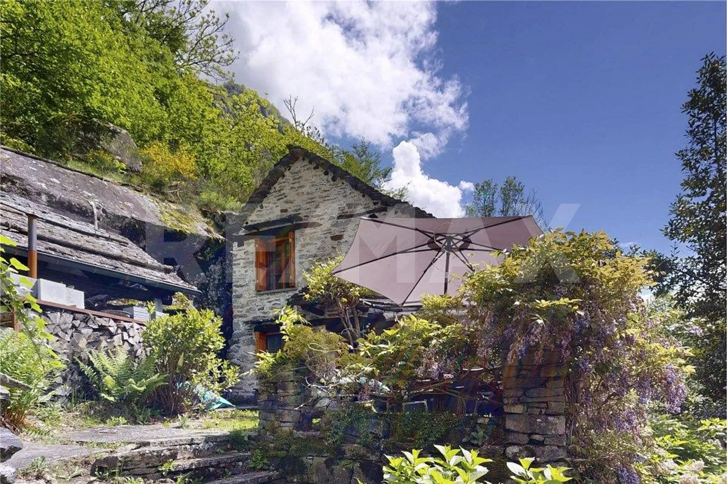 Rustic immersed in nature - Photo 1 of 13