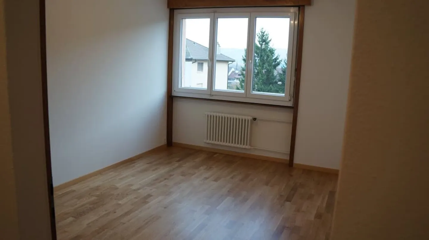 Rue des Fontaines 56, Cornaux - 4pces au 2ème étage - Photo 2 sur 7