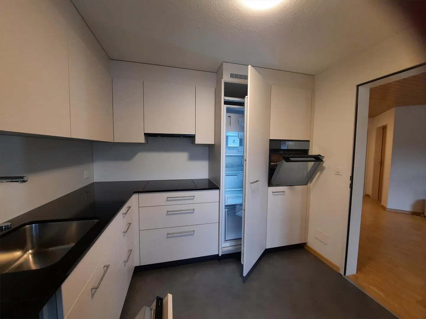 Charmante Dachwohnung in Hergiswil - Foto 4 von 5