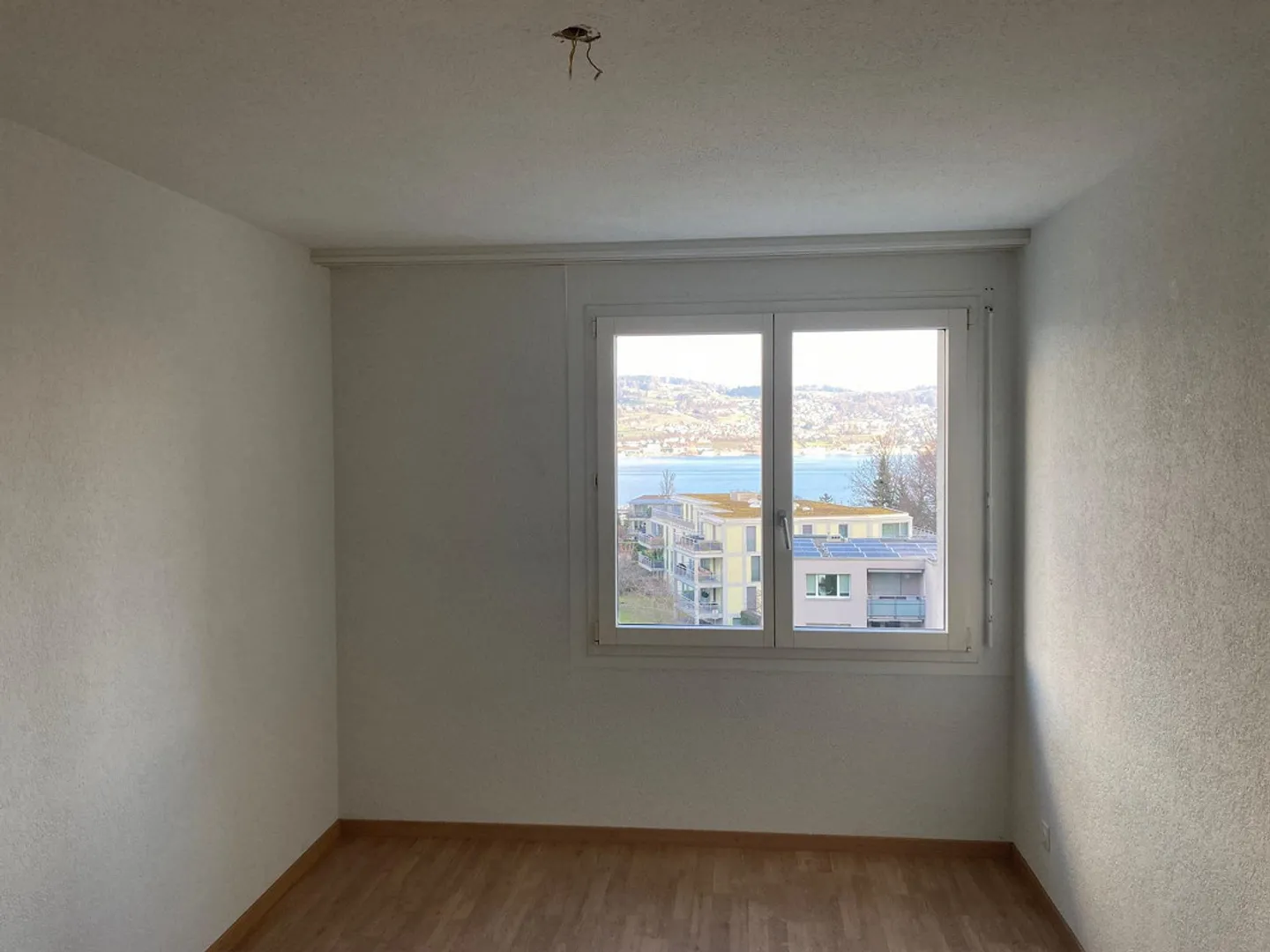 Frisch renovierte 3.5-Zimmerwohnung im Herzen von Au (Wädenswil) - Foto 4 von 10