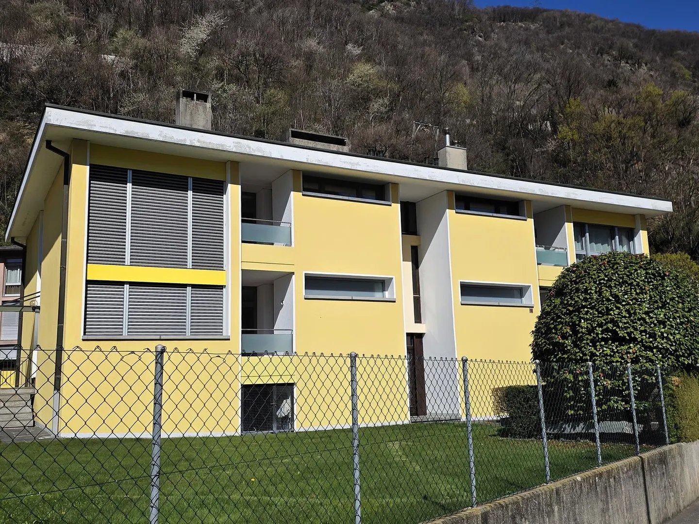 Spazioso appartamento di 4.5 locali a Carasso-Bellinzona - Foto 1 di 10