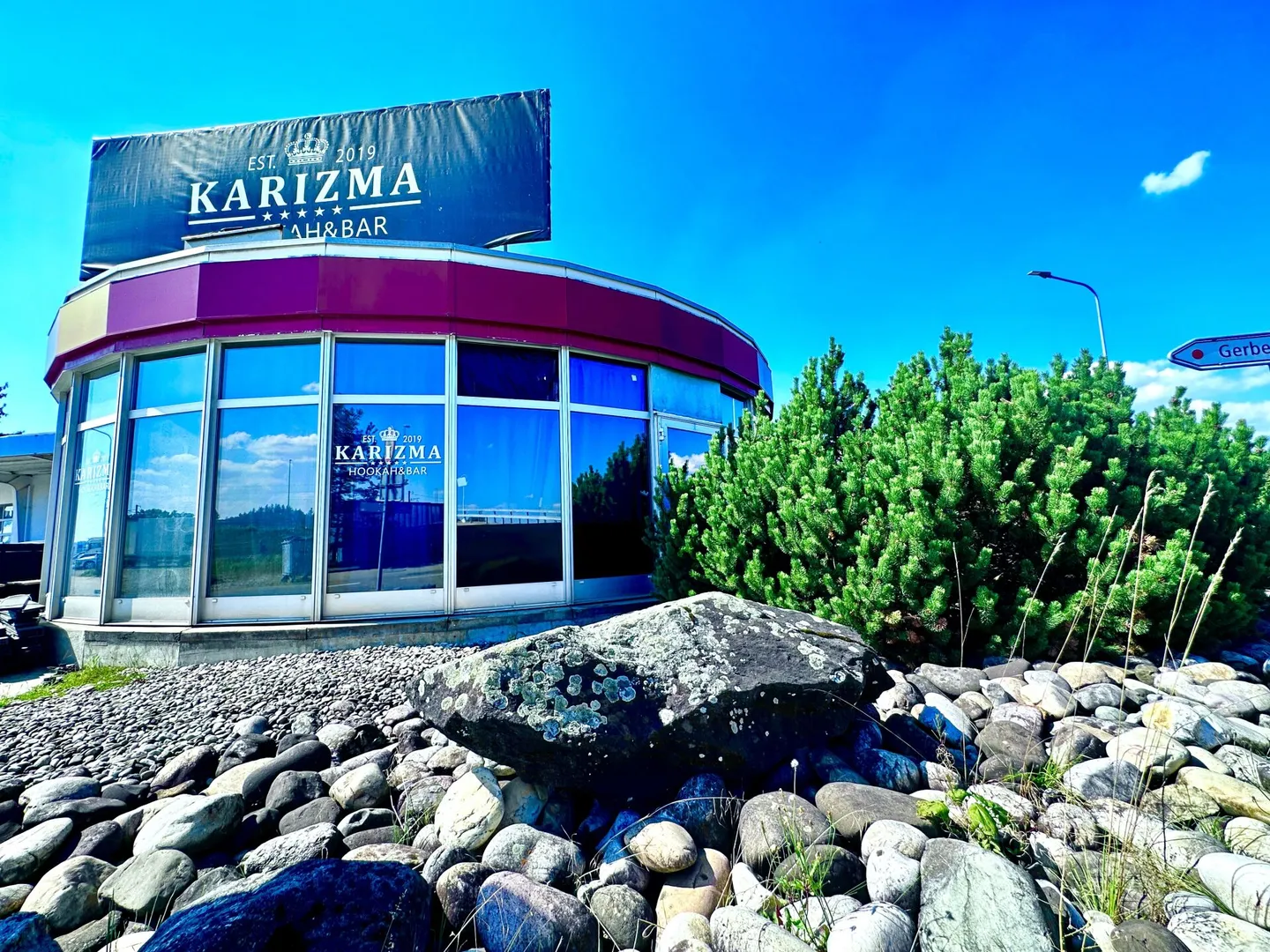 Exclusive Shisha Bar with Style: Now for Sale! - Photo 1 of 5