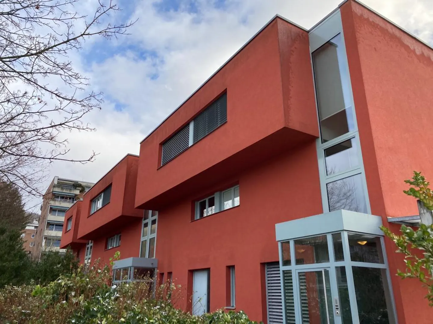 Appartement attrayant de 4,5 pièces avec étang de baignade à usage commun - Photo 1 sur 13