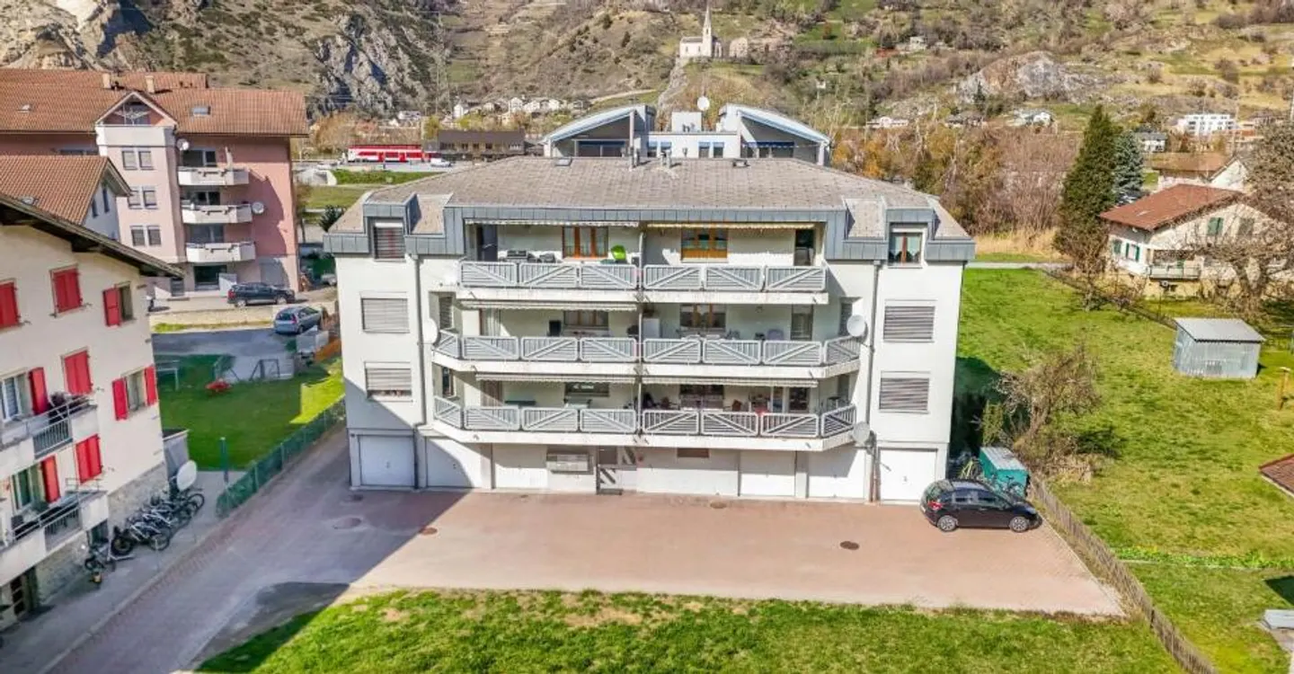 Attractive 2.5-room apartment in Raron - Top location - Photo 1 of 11