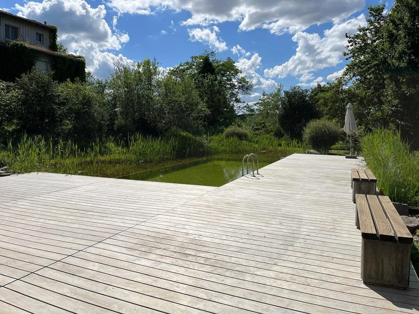 Appartement attrayant de 4,5 pièces avec étang de baignade à usage commun - Photo 2 sur 13