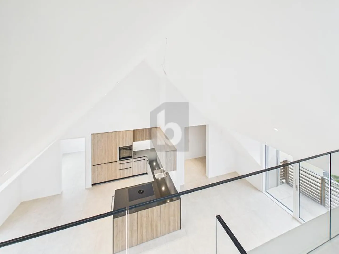 ERSTBEZUG - MIT GALERIE, 3 BALKONEN & JURABLICK - Foto 4 di 6
