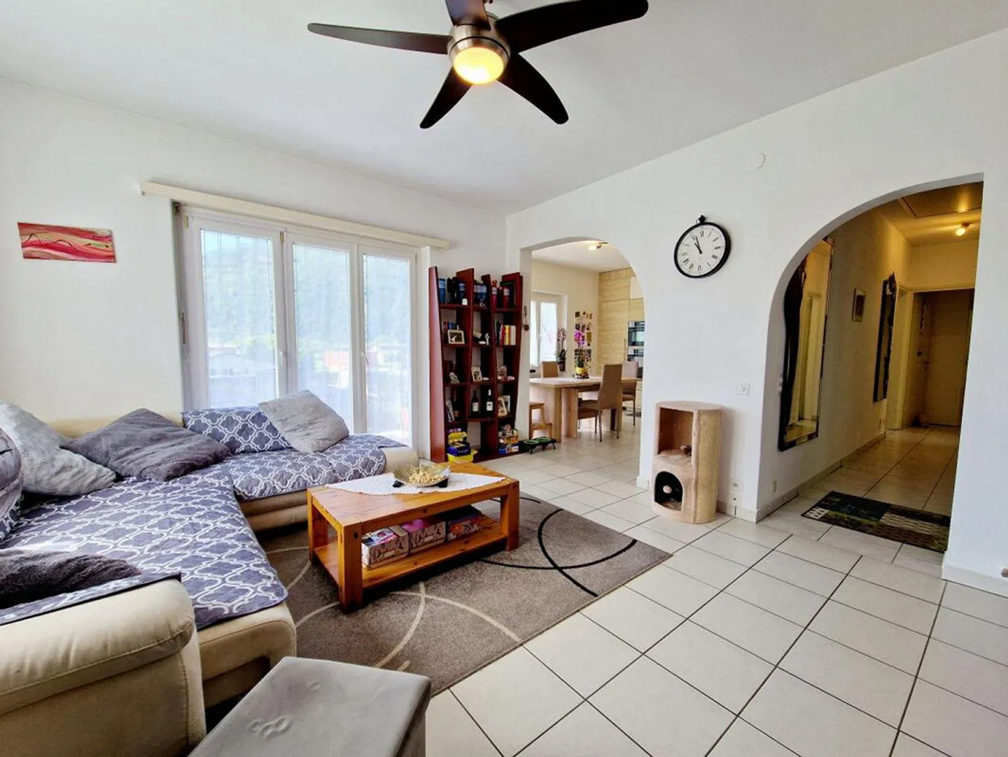 Apartment in a two-family house with 4 ½ rooms and 2 outdoor parking spaces... - Photo 3 of 8