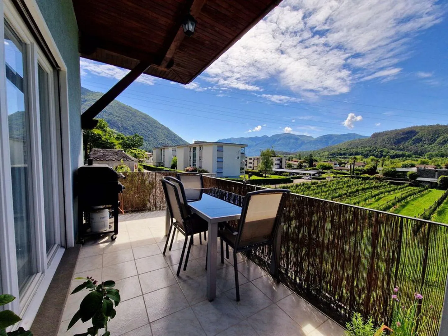 Apartment in a two-family house with 4 ½ rooms and 2 outdoor parking spaces... - Photo 7 of 8
