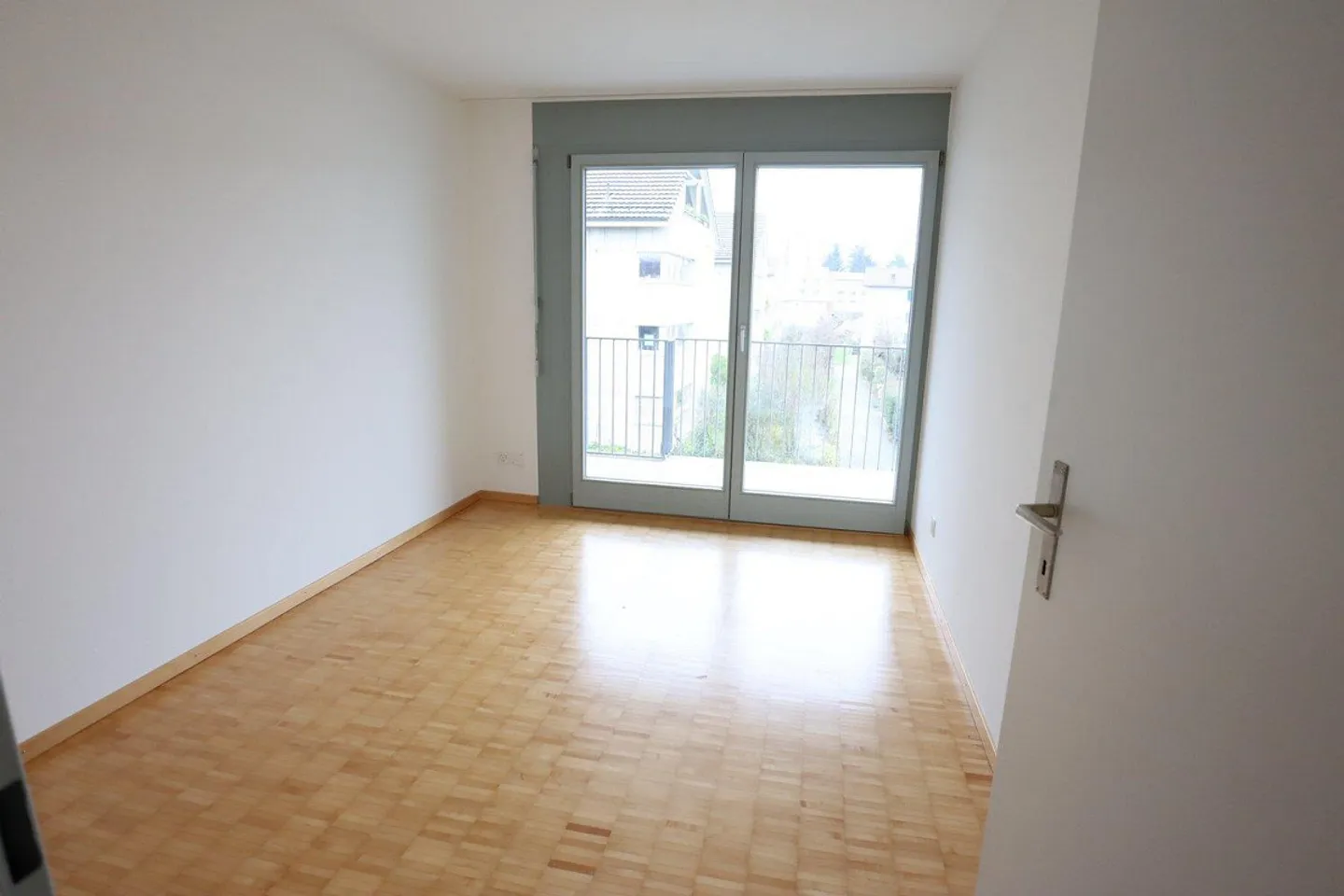 Appartement attrayant de 4,5 pièces avec étang de baignade à usage commun - Photo 7 sur 13