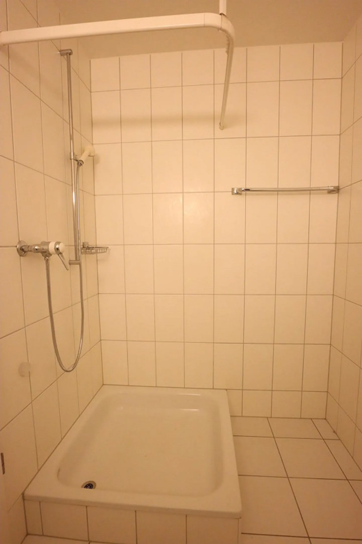 Appartement attrayant de 4,5 pièces avec étang de baignade à usage commun - Photo 9 sur 13