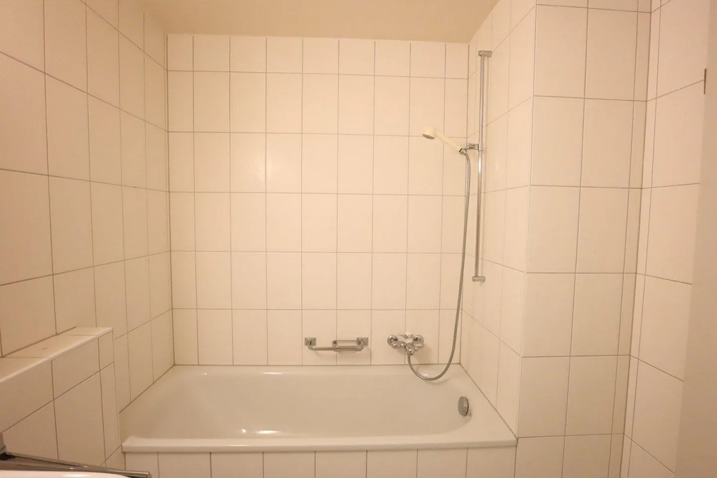 Appartement attrayant de 4,5 pièces avec étang de baignade à usage commun - Photo 10 sur 13