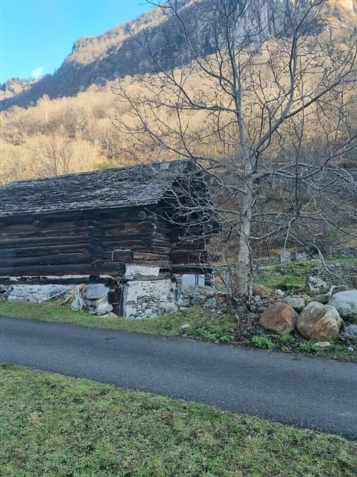 «PRATO-SORNICO - STALL ZU VERKAUFEN ZU RENOVIEREN» - Foto 2 von 4