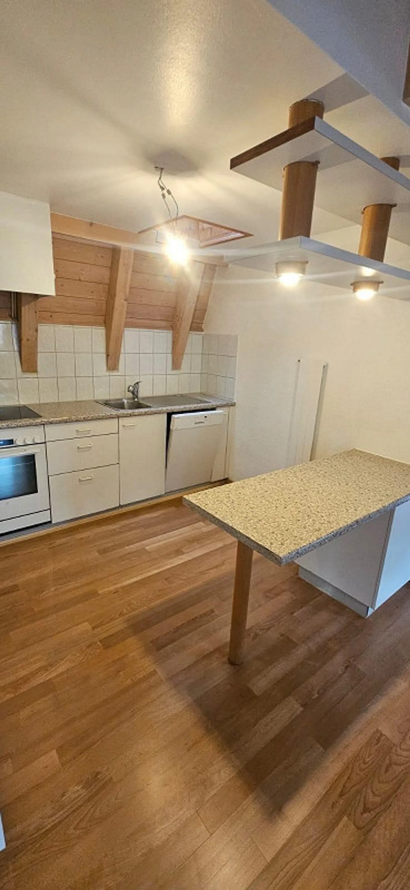 Spacious 4.5 Room Maisonette Apartment - Photo 5 of 19