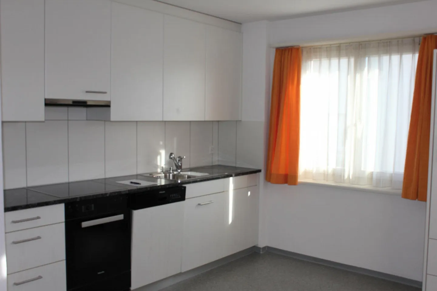 Zentrale 3.5 Zimmer Wohnung - Foto 2 von 8