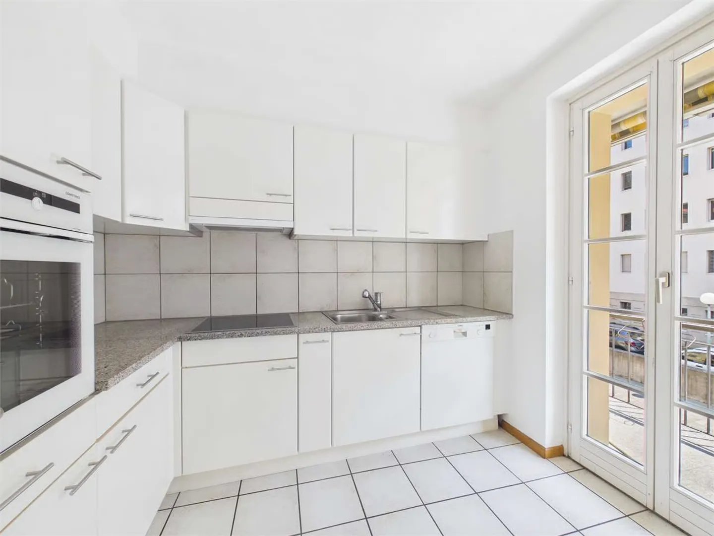 Spacious and bright 4.5-room apartment in the heart of Bellinzona - Photo 3 of 11