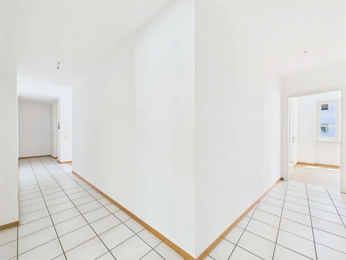 Spacious and bright 4.5-room apartment in the heart of Bellinzona - Photo 5 of 11