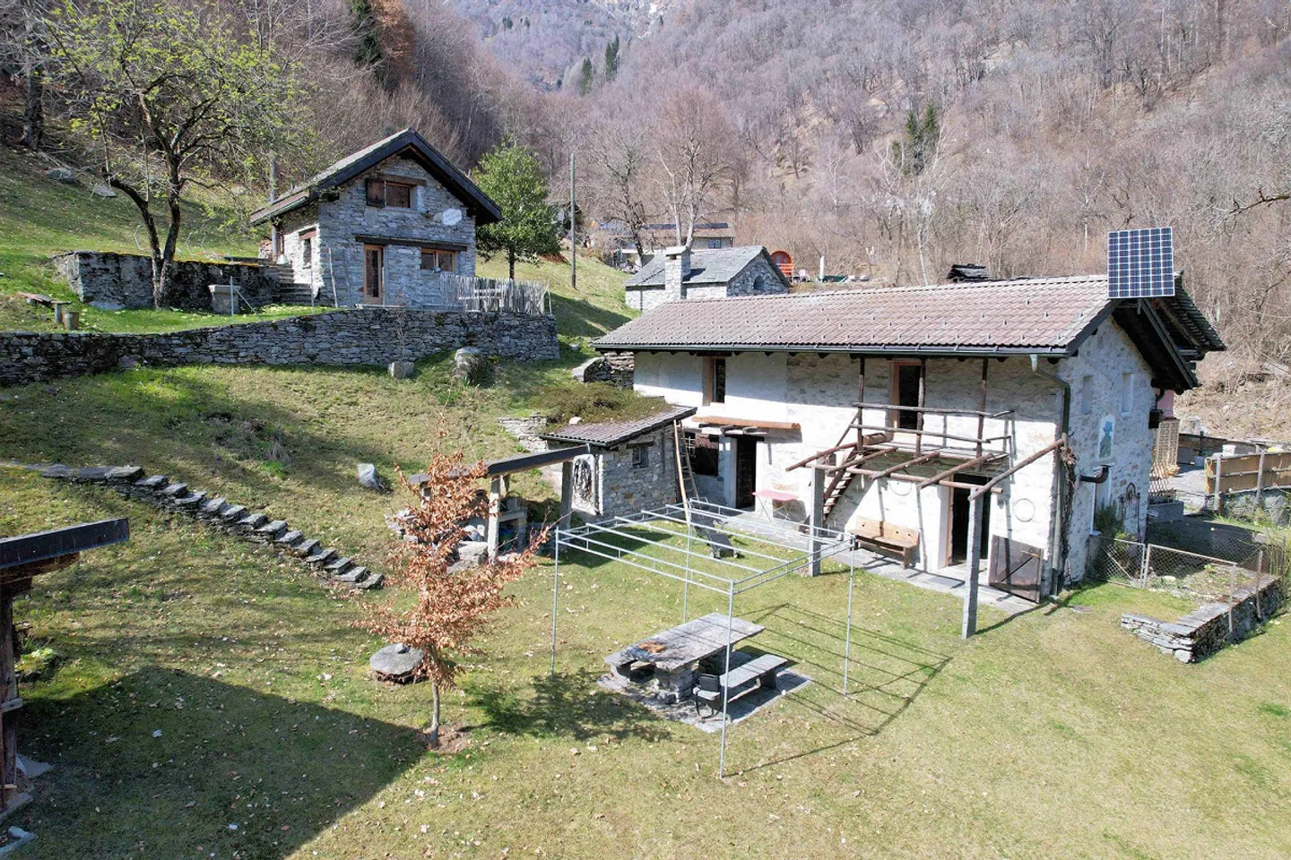 Rustic properties well restored immersed in nature - Photo 1 of 22
