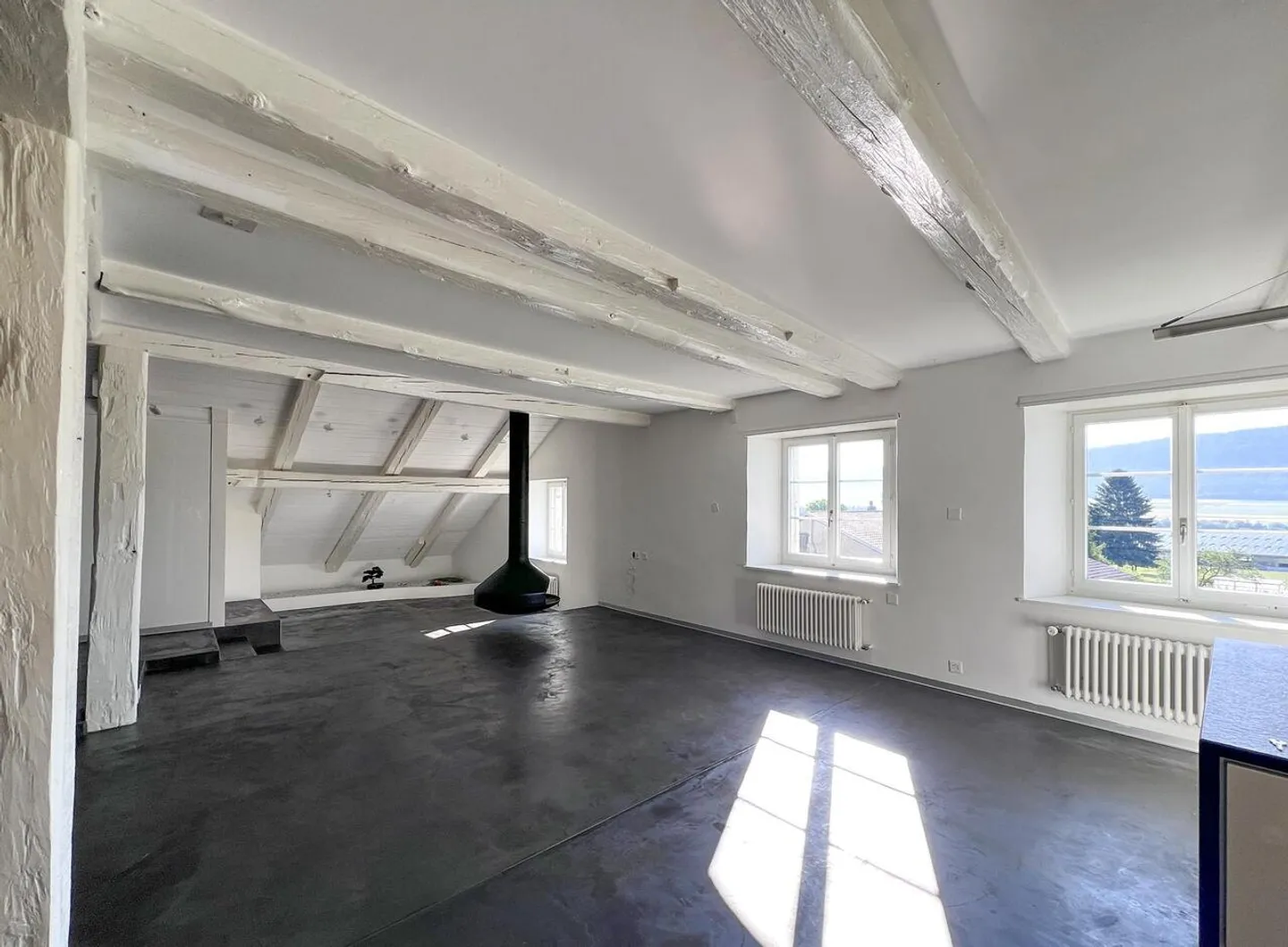 Charming duplex with a view of Val-de-Ruz – 4.5 rooms 159 m² - Photo 4 of 12