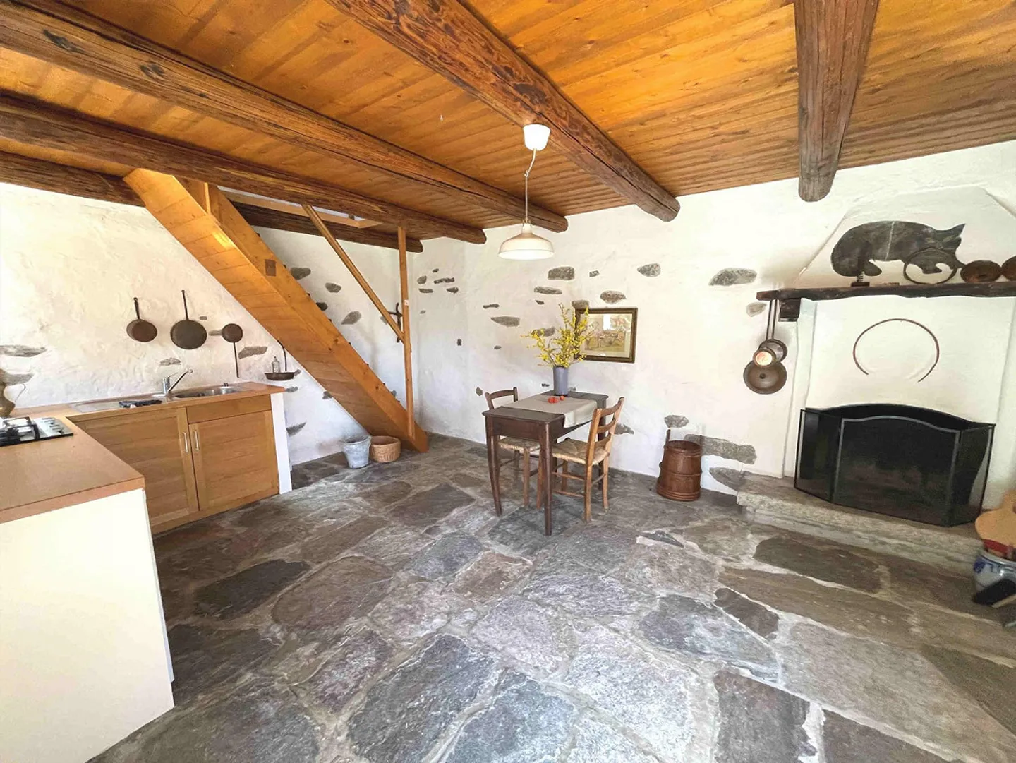 Rustic properties well restored immersed in nature - Photo 4 of 22