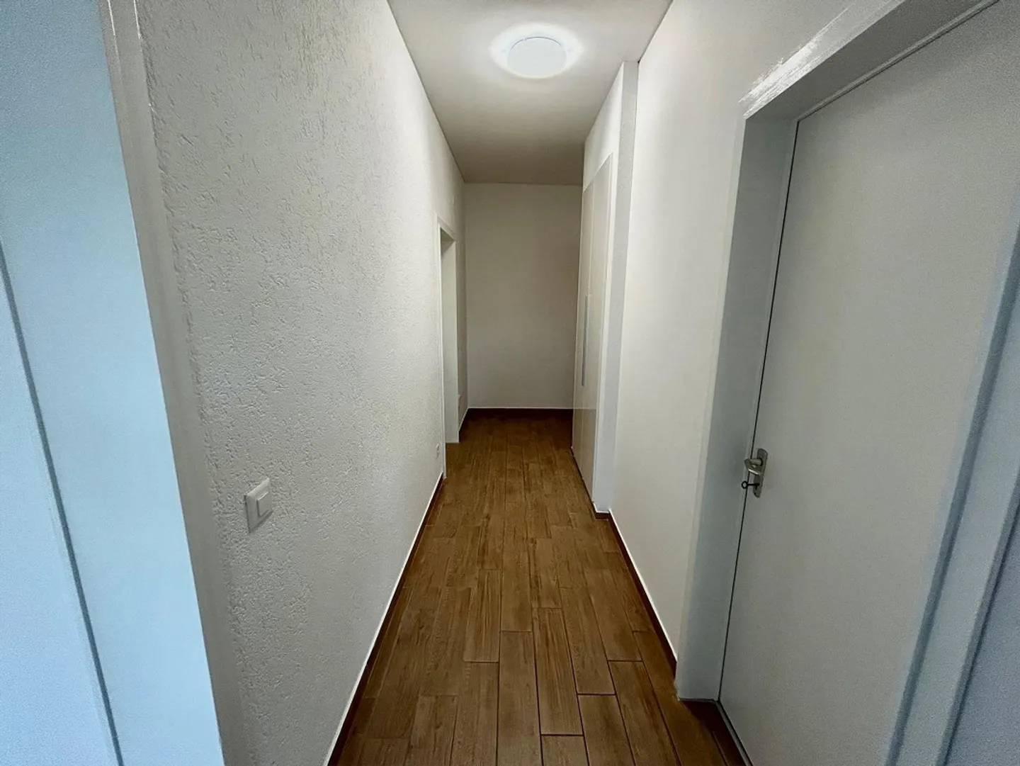 Suche einen Nachmieter für eine moderne 2,5-Zimmer-Wohnung in Chiasso - Foto 4 von 10