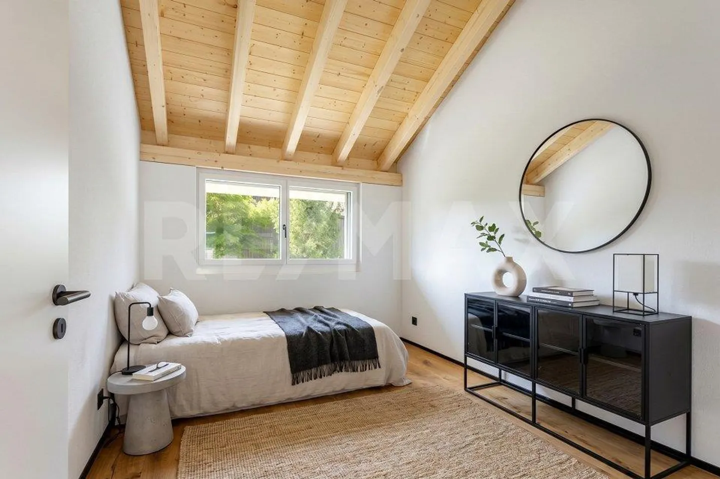 Newly Built Single-Family Home with 5½ Rooms and Gallery - Photo 6 of 13