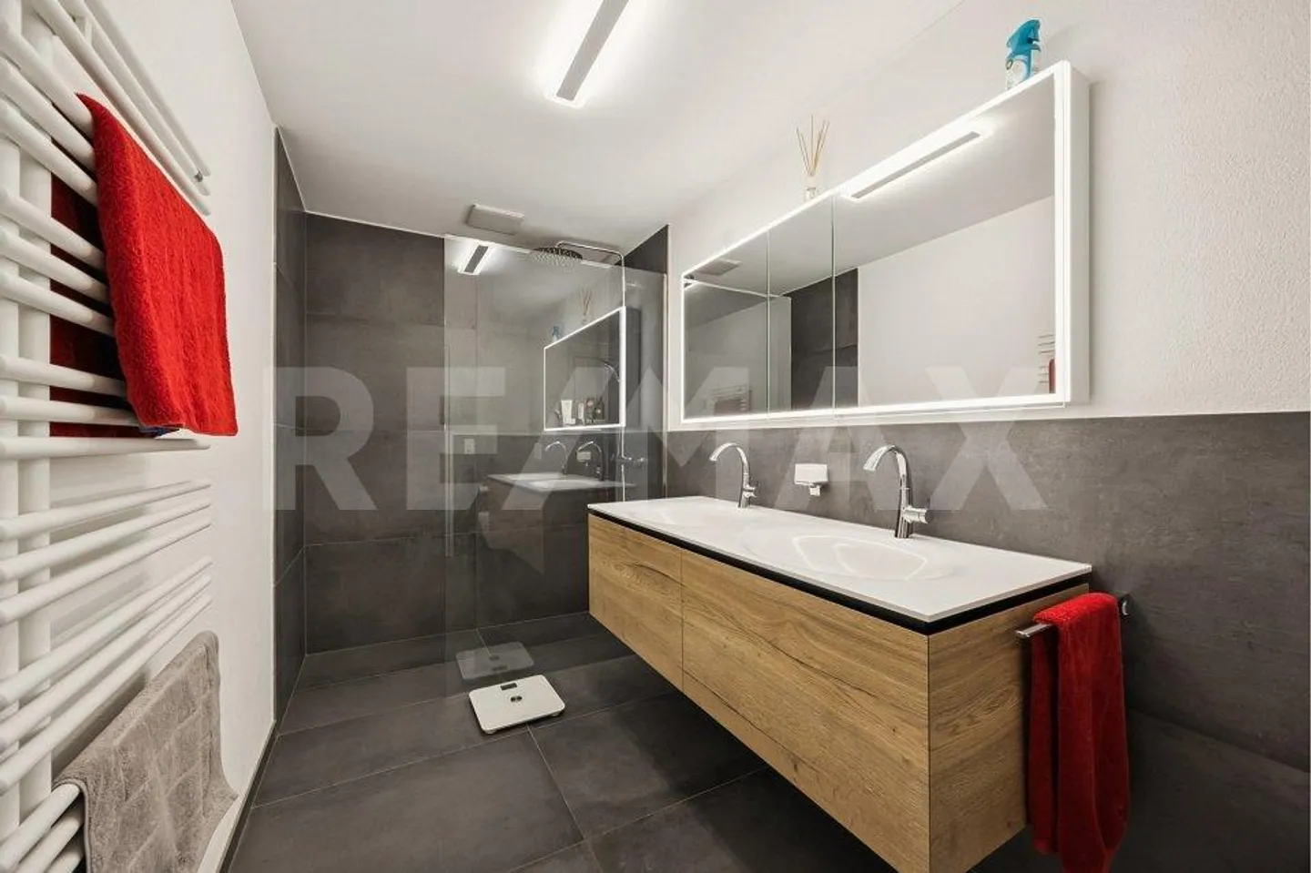 Moderner Wohntraum mit attraktivem Ausblick... - Foto 3 von 13