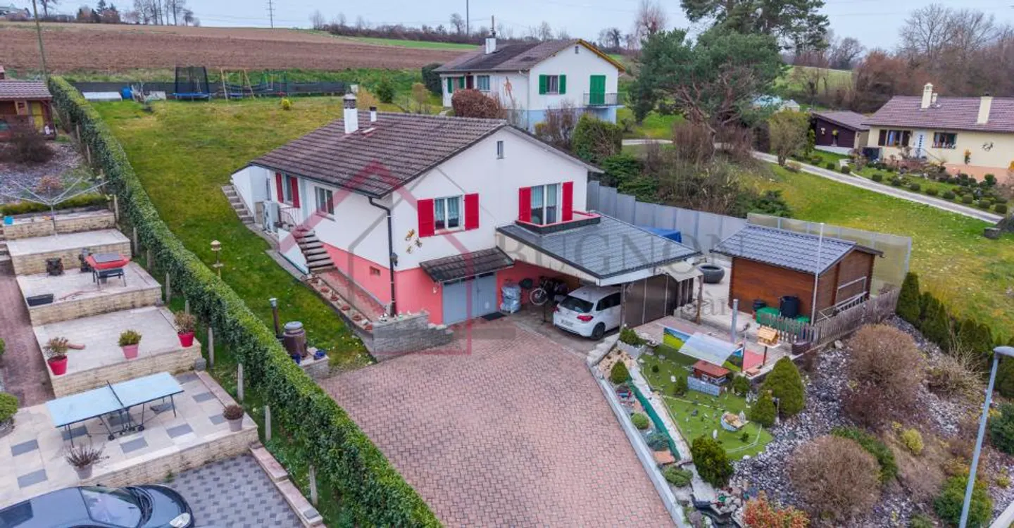 Villa familiale avec terrasse et piscine - Photo 1 sur 10