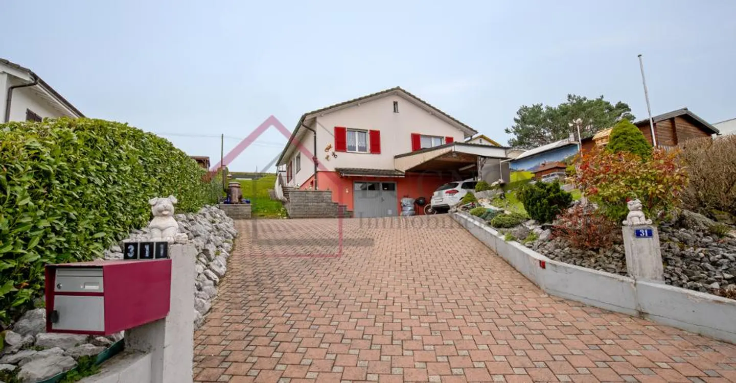 Villa familiale avec terrasse et piscine - Photo 2 sur 10