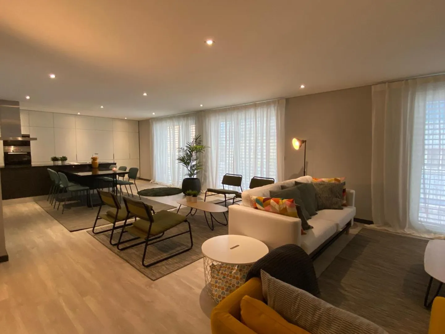 «11 Zimmer Einfamilienhaus» - Foto 2 von 5