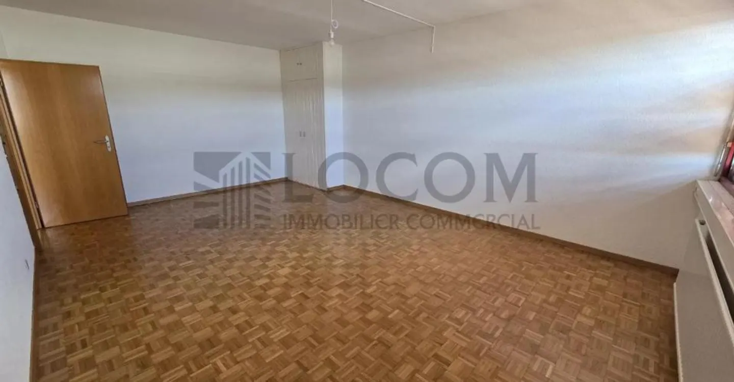 Espace Commercial Polyvalent - Photo 2 sur 6