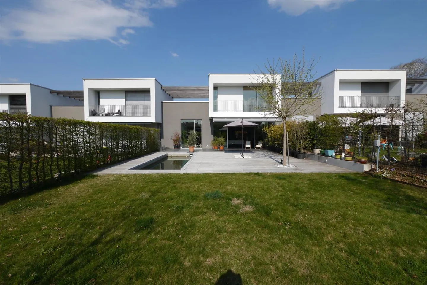 Casa singola in affitto - Foto 1 di 10