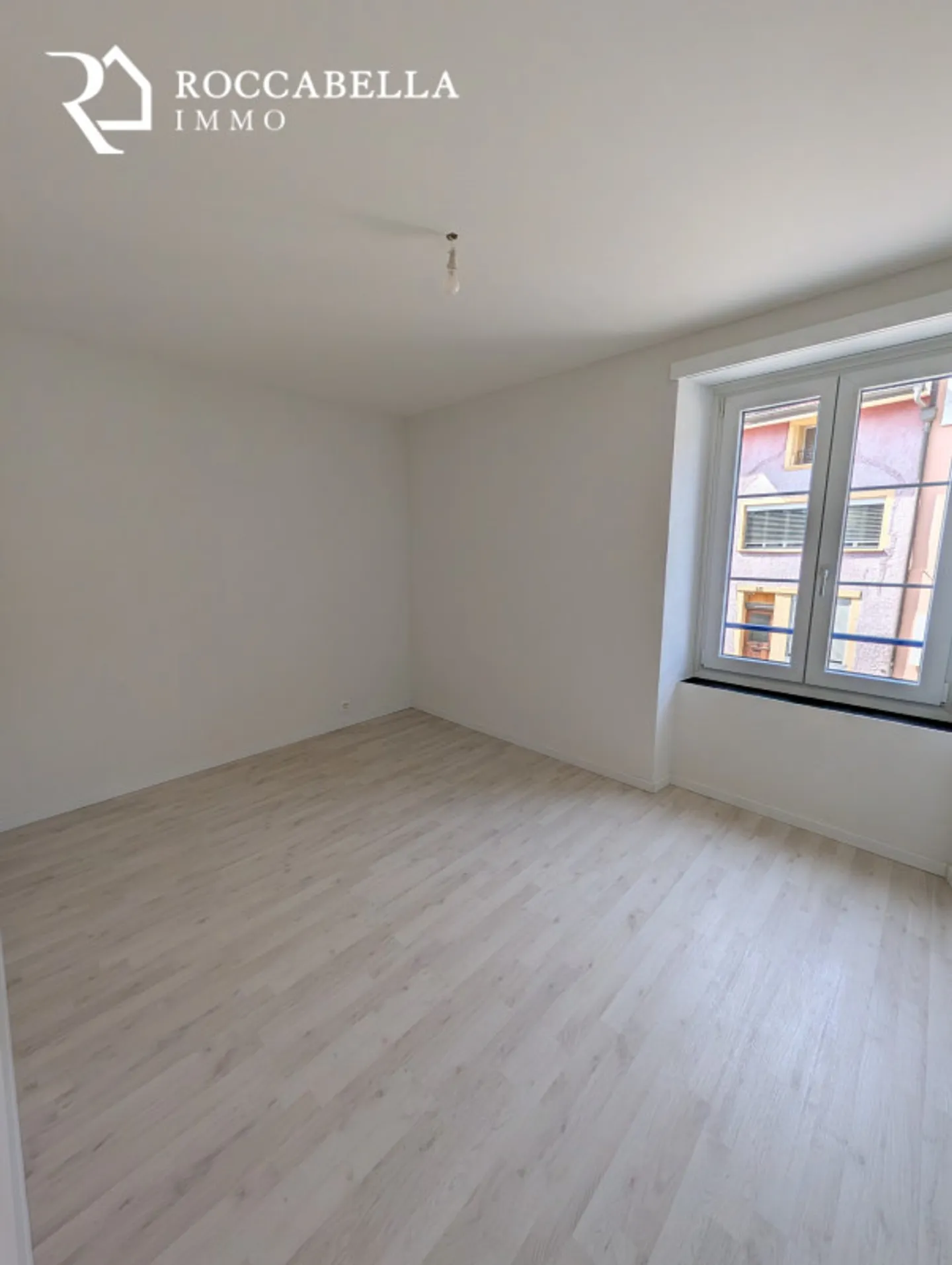 Guaranteed heartthrob in Cormondrèche - Fully renovated 3.5 room apartment - Photo 8 of 11