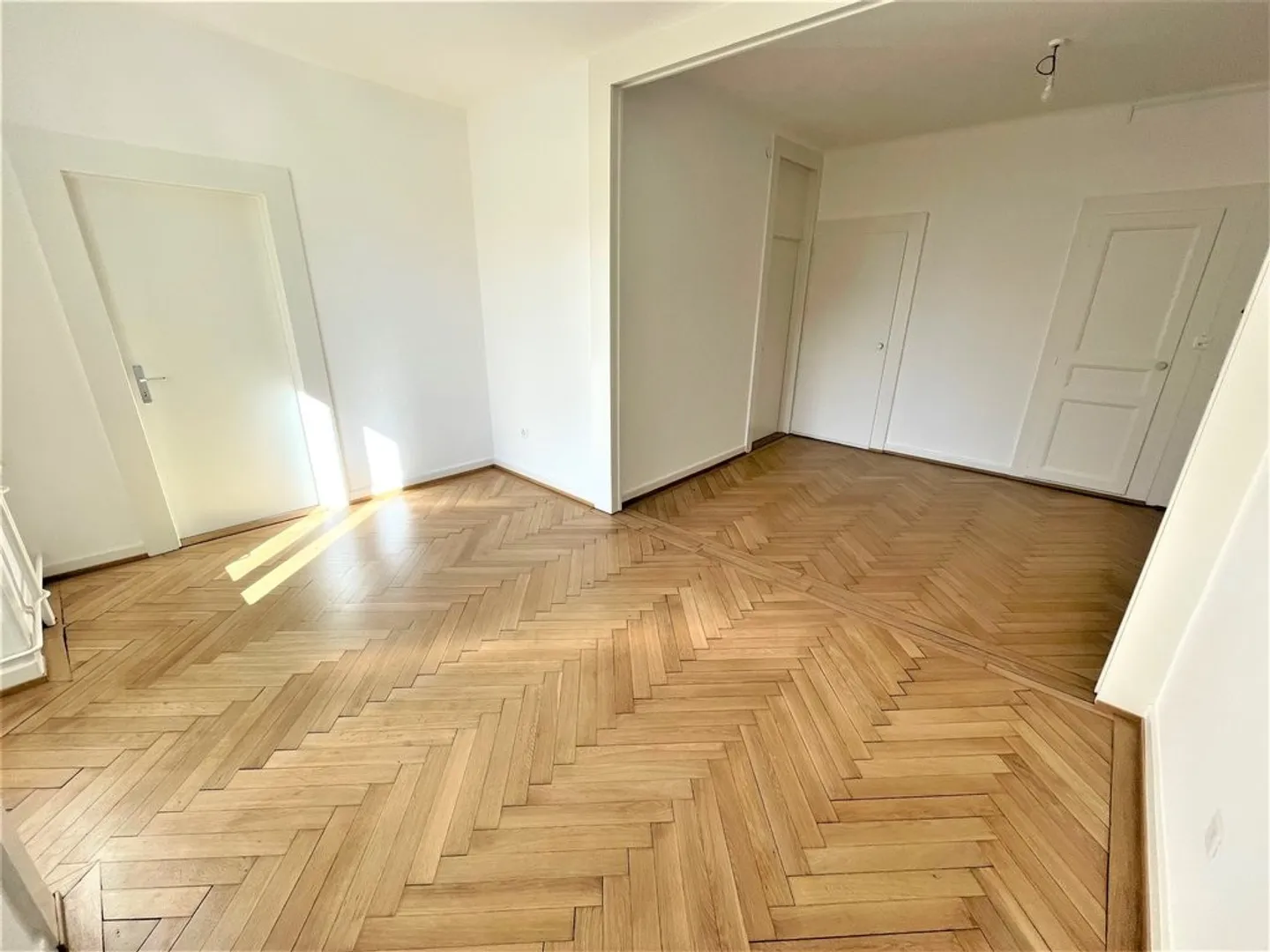 Coutance - Appartement avec cachet proche de la gare - Photo 5 sur 8