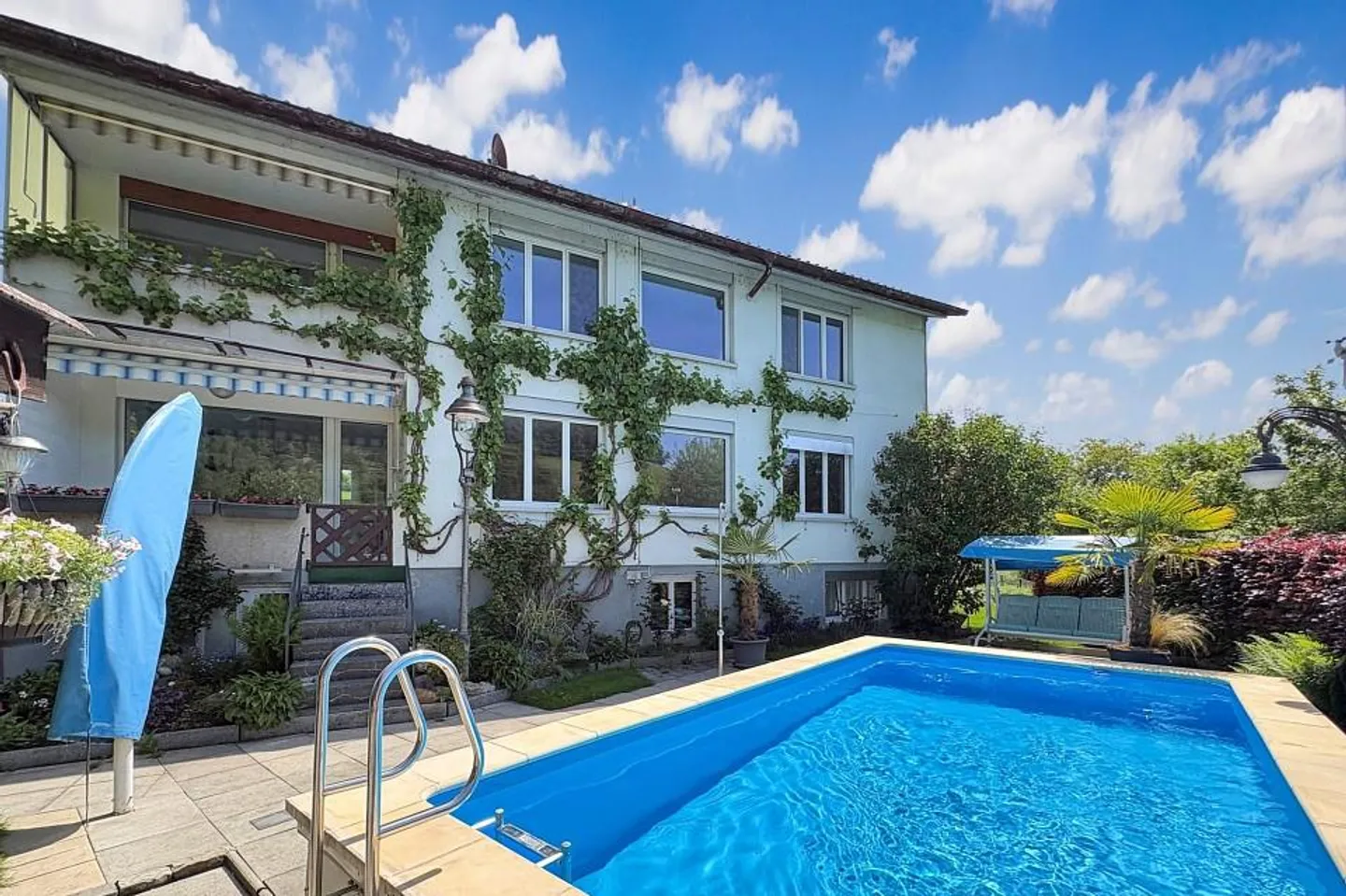 Maison bifamiliale avec piscine et jardin magnifique au bord de la Worble - Photo 1 sur 13