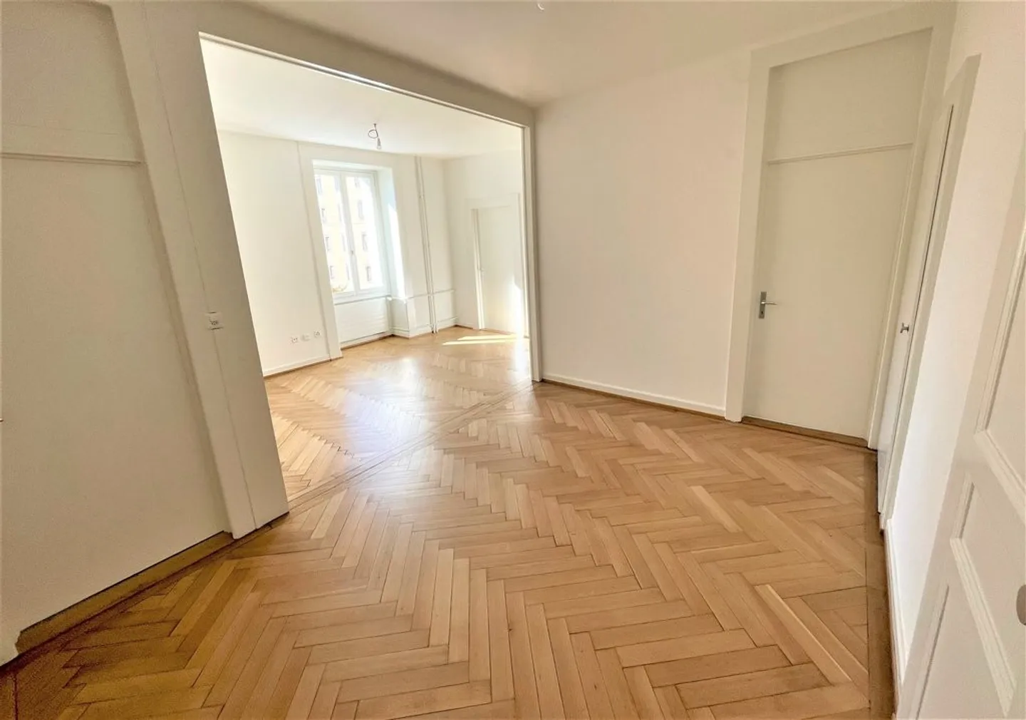 Coutance - Appartement avec cachet proche de la gare - Photo 8 sur 8