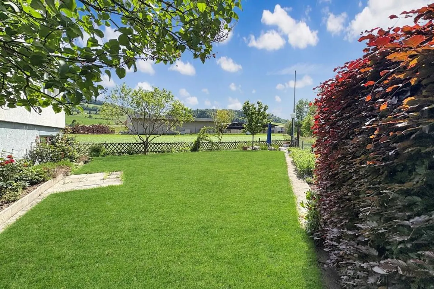 Maison bifamiliale avec piscine et jardin magnifique au bord de la Worble - Photo 3 sur 13
